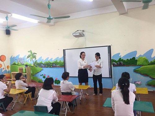 Trường mầm non Phúc Đồng tổ chức thi lý thuyết cho giáo viên  nhân viên nuôi dưỡng giỏi chào mừng ngày nhà giáo việt Nam ngày 20/11/2017